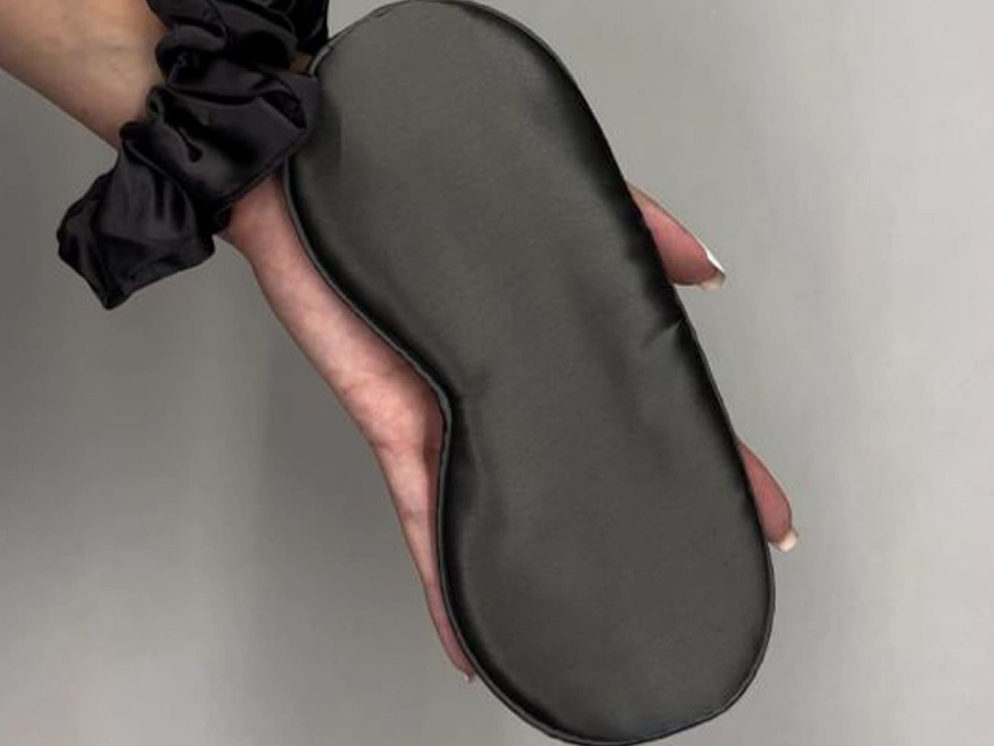 Get a better night's sleep with our Hyaluronic Acid infused Silk Eye Masks. These silk masks are designed to hydrate and rejuvenate the delicate skin around your eyes, leaving you with a refreshed and youthful appearance. The combination of silky soft fabric and hydrating Hyaluronic Acid creates the ultimate spa experience in the comfort of your own home.