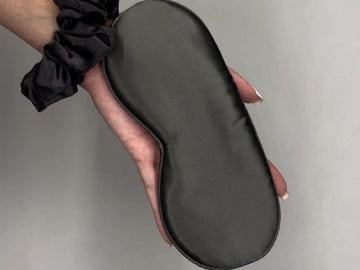 Get a better night's sleep with our Hyaluronic Acid infused Silk Eye Masks. These silk masks are designed to hydrate and rejuvenate the delicate skin around your eyes, leaving you with a refreshed and youthful appearance. The combination of silky soft fabric and hydrating Hyaluronic Acid creates the ultimate spa experience in the comfort of your own home.